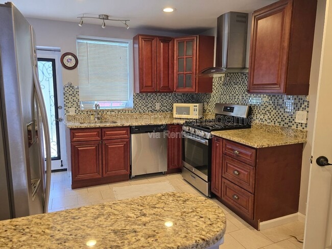 Photo - 1649 S Bailey St