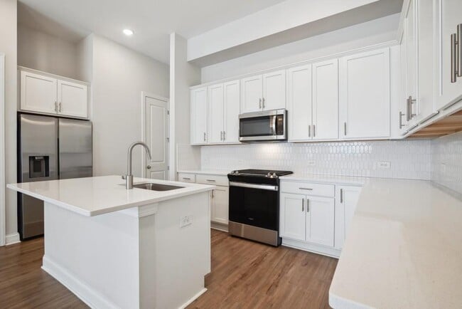 Photo - 704 Stickley Oak Way