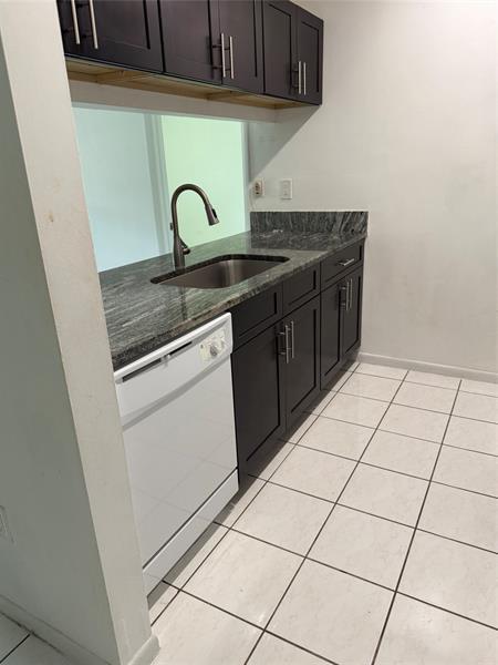 Photo - 6040 Shaker Wood Cir Unit 205