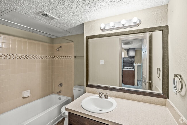 B2 2BR, 2BA - 950SF Second Bathroom