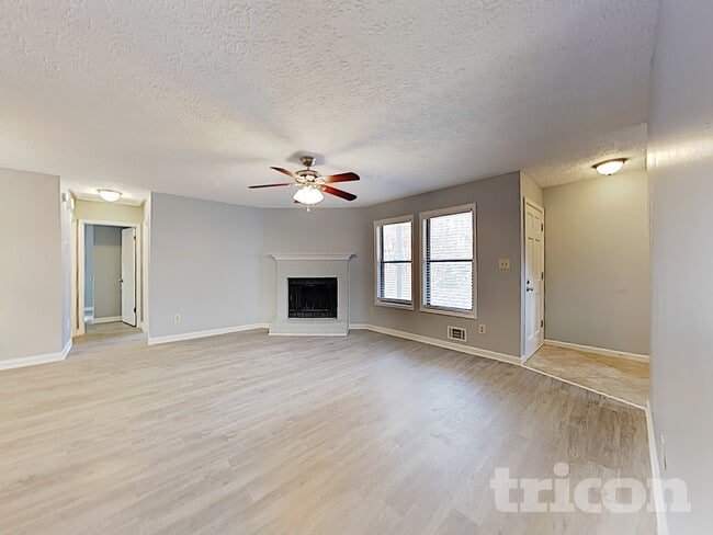 3722 Holland Dr