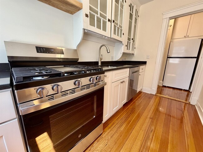 Building Photo - 15 Ellery St Unit 2