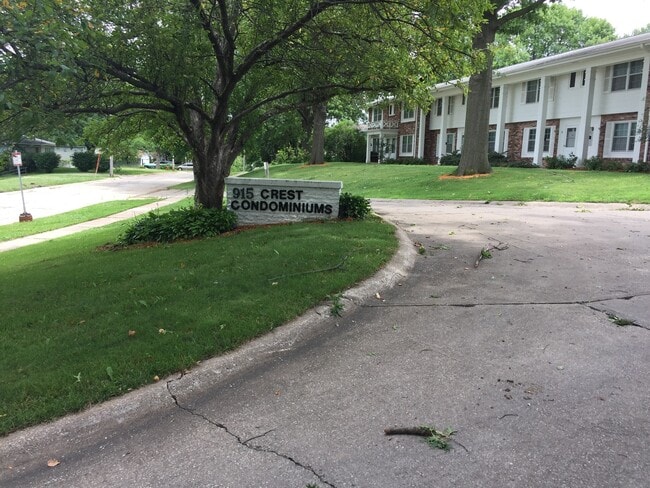 Photo - Gorgeous 2 Bedroom, 1.25 Bath Townhouse near UIHC