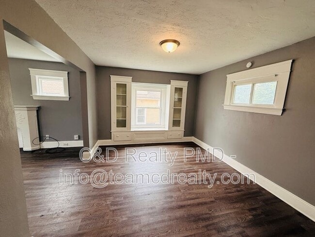 Photo - 15925 Friend Ave
