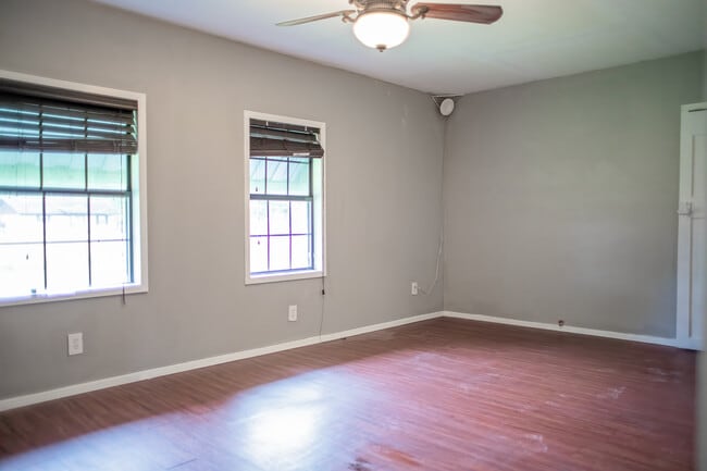 Photo - 2109 E Goliad Ave
