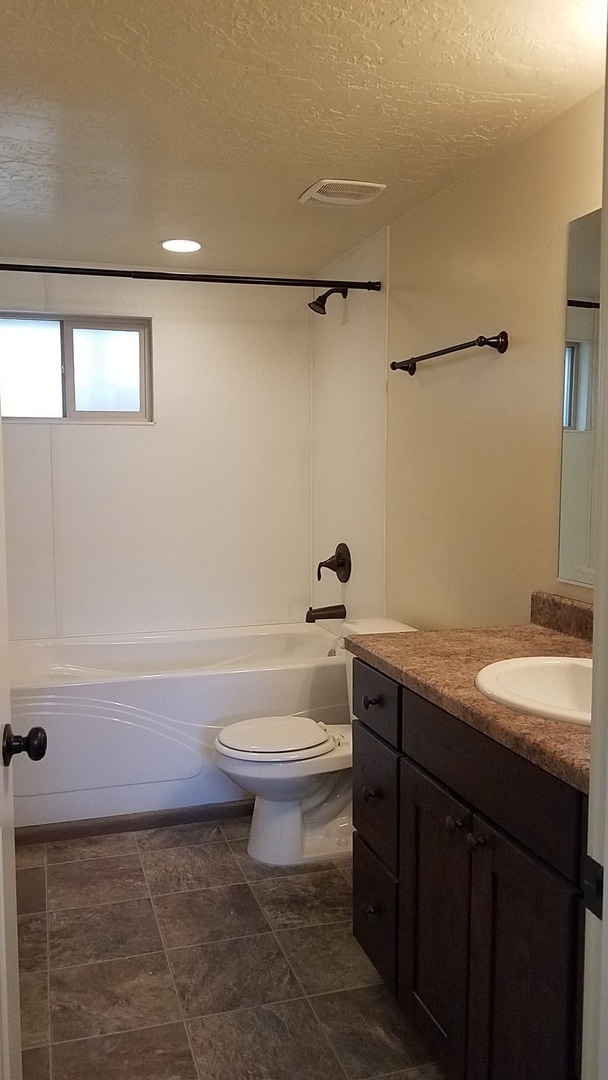Photo - Move-In Discount - 2 Bedroom 1 Bath Basement Apartment of Single Family Home