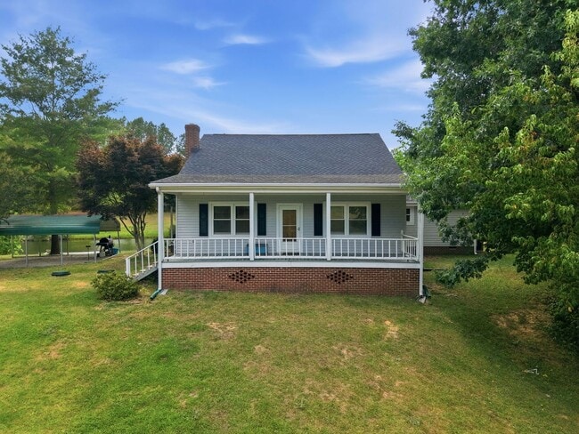 Building Photo - Waterfront Retreat in the Heart of Lillington