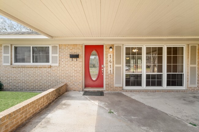 Photo - 1411 Conrad Sauer Dr