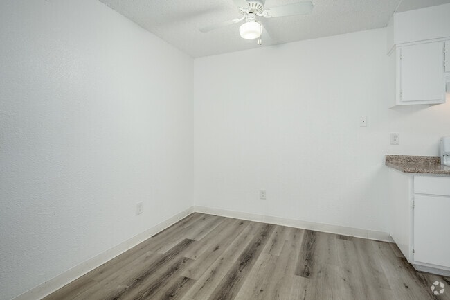 2BR, 1BA - 800SF - Dining Room