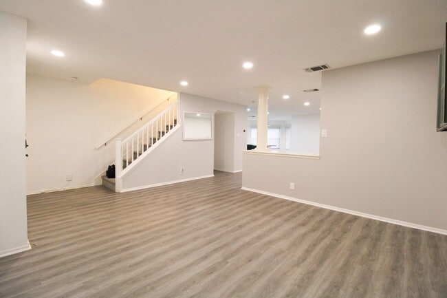 Photo - 14018 N Hills Village Dr