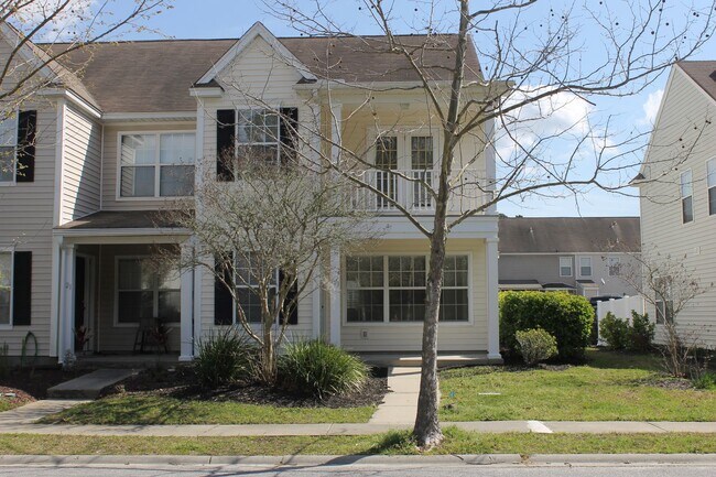 Photo - 423 Lake Park Way