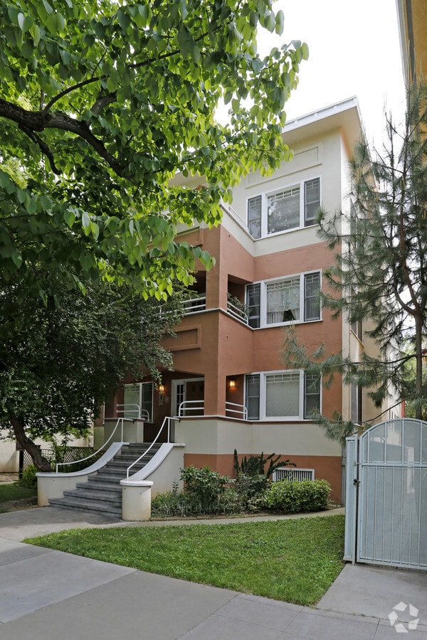 Photo - 17th Street Commons