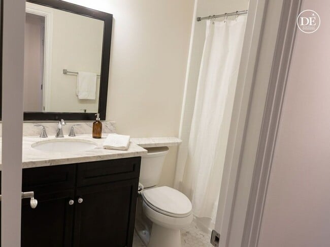 Photo - 11640 Woodbridge St Unidad 205