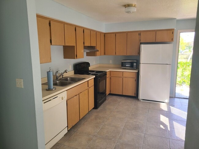 Photo - ROOM FOR RENT WITH PRIVATE BATHROOM