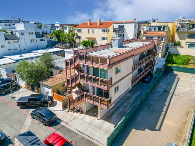 Photo - 851 Cypress Ave Unit B