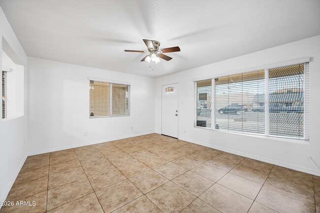 Photo - 4115 N 18th Dr