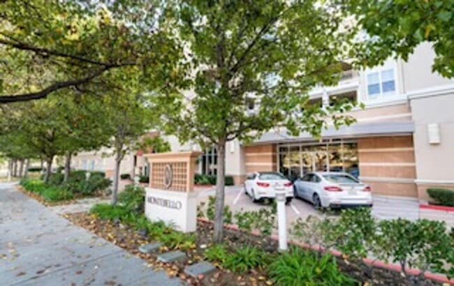 Building Photo - Epic REA - Great 1 BR/1 BA Condo w/Parking... Unit #2114