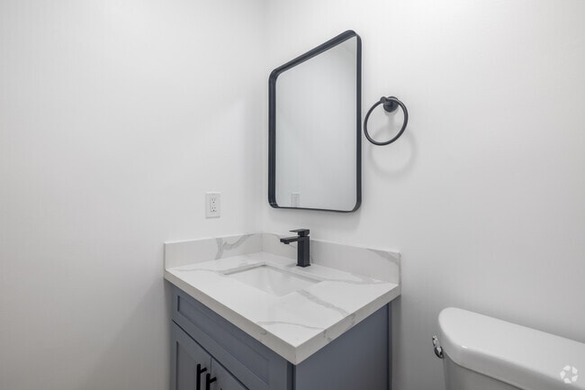 2BR, 2BA - 1,200SF - Bathroom