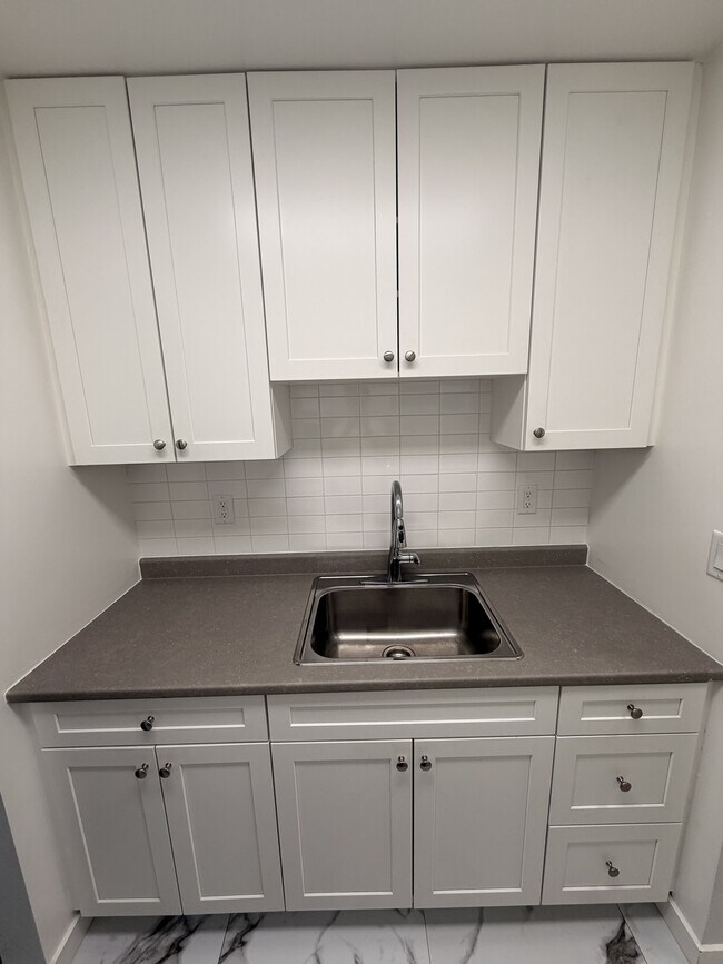 2790 Cedar Hill Rd Unit 303