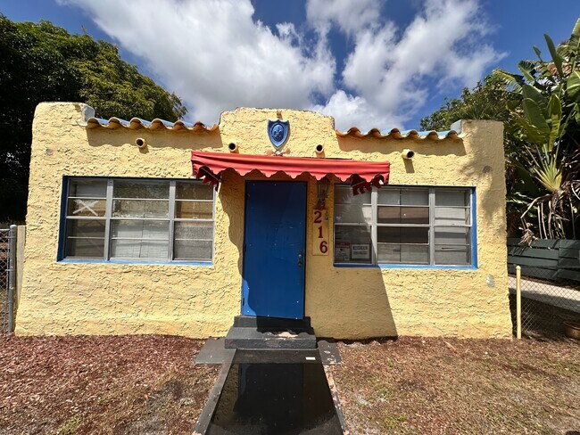 Photo - 216 SW 2nd Ave