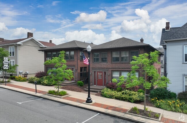 Building Photo - The Penn Quarters - The Bricks Rental