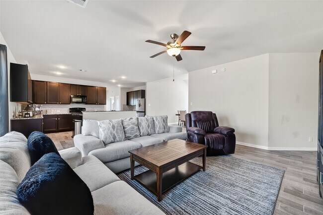 Building Photo - 2422 Agassiz Dr