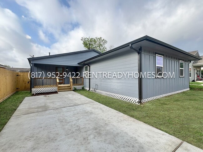 Building Photo - 1416 Fairbanks St