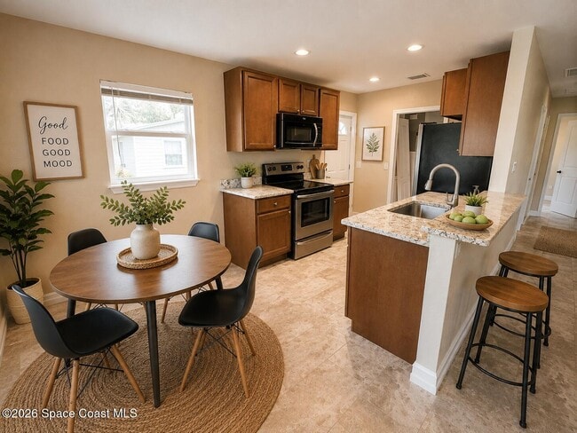 Photo - 230 Crown Blvd