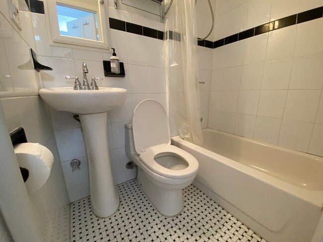 Photo - 441 Humboldt St