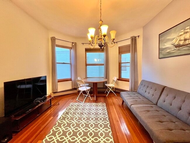 Photo - 558 Washington St Unit 1
