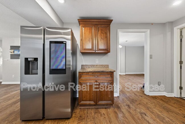 Photo - 1065 Lindenwood Ave
