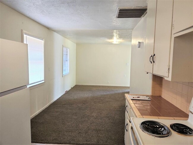 Photo - 890-892 Harriot St