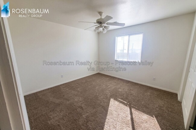 8127 E Rosalie Rd