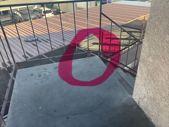 Photo - 1 Bedroom Condo close to the Strip and UNLV