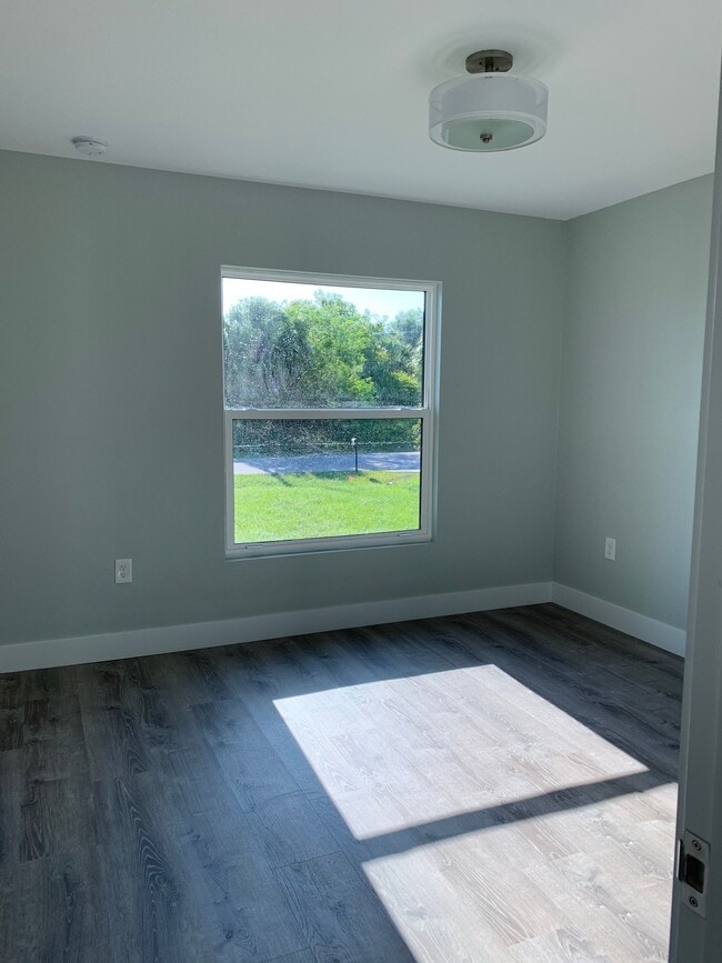 Photo - 2940 Sarletto St