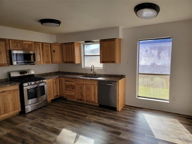 Photo - 257 Austin St