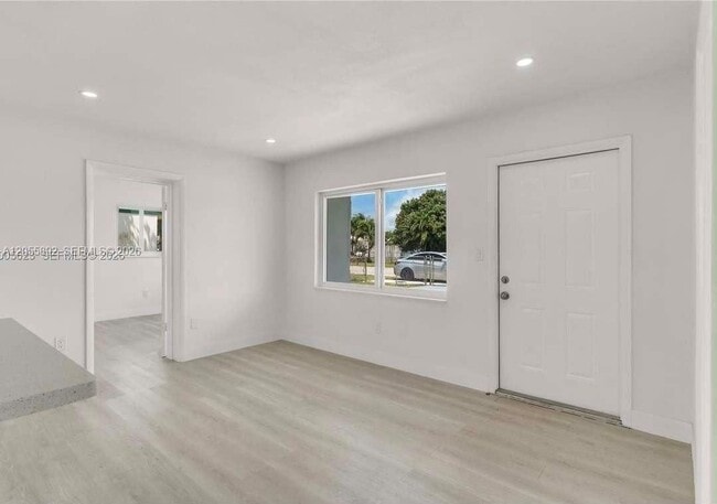 Photo - 1380 SW 8th St
