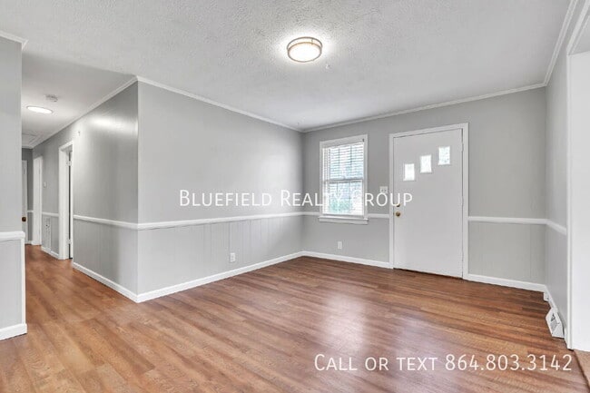 Photo - 107 111 River Rd Cir