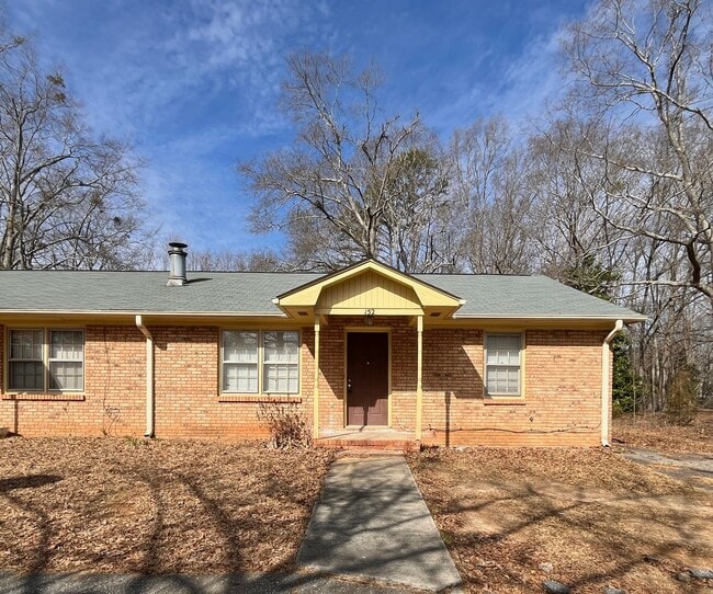 Building Photo - Charming & Affordable Living in Spartanburg!