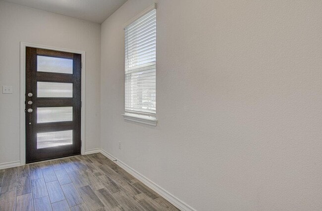 Photo - 196 Pepperbark Loop