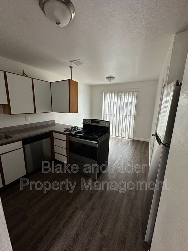 Photo - 15847 SE Stark St