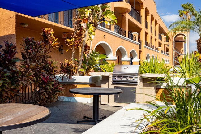 Área de parrilla cubierta - Vivo Living Kissimmee