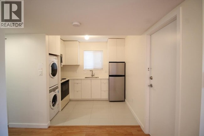 Photo - 3950 Lillooet St