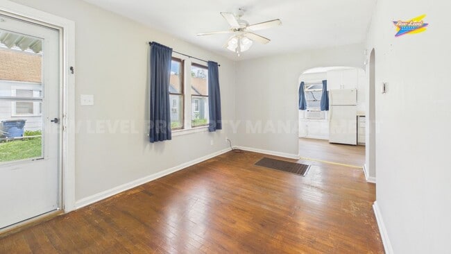 Photo - 413 E 6th St