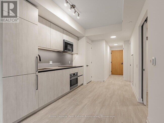 Photo - 33 Parliament St Unit 423