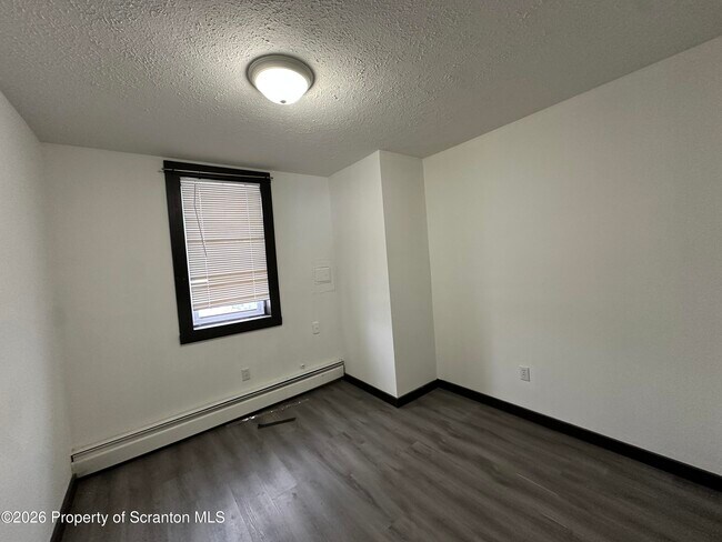 Photo - 214 Mayock St