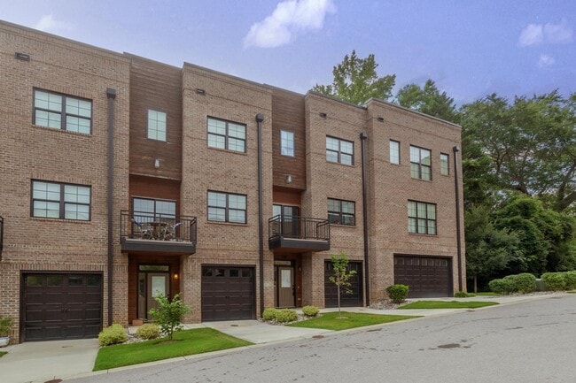 Building Photo - 208 Asher Springs Cir