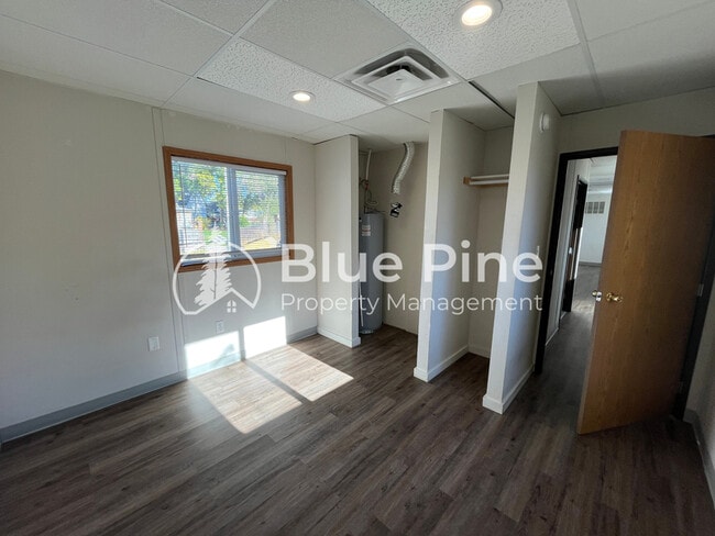 Photo - 369 Gladstone St