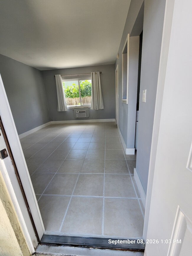 Front door entry - 508 NE 23rd St Unit 508 NE 23rd Street Wilton Manors Florida