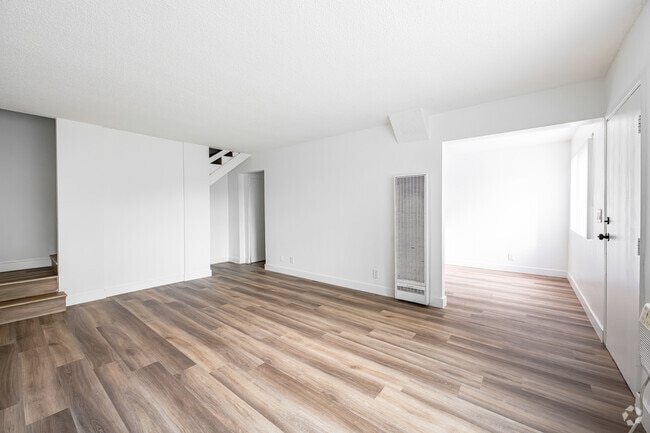 2 habitaciones, 1.5 baños - 900 pies cuadrados - Sala de estar - 1425 Stoneridge Ontario